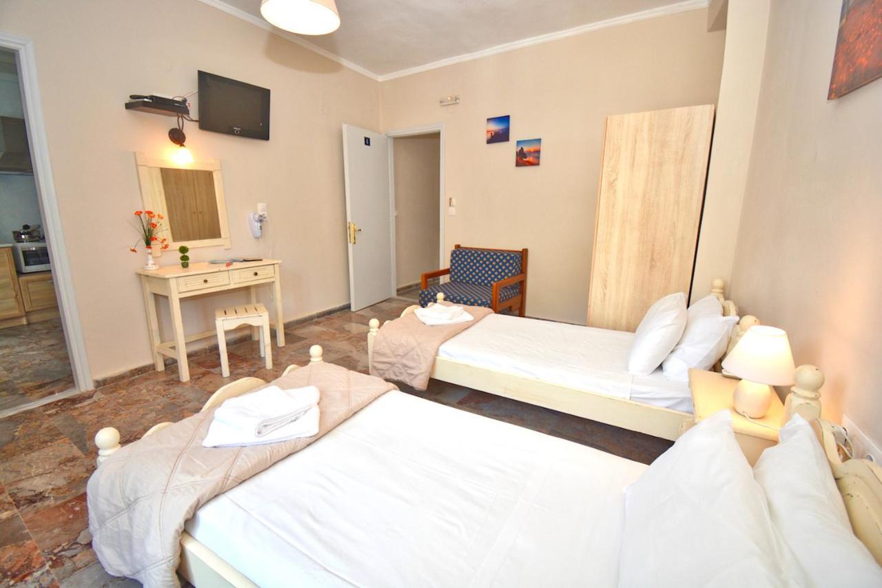 Mike'S Apartments Agios Gordios  Eksteriør billede
