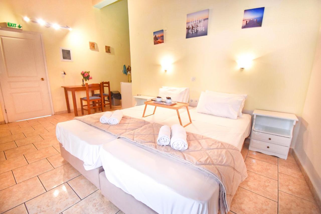 Mike'S Apartments Agios Gordios  Eksteriør billede