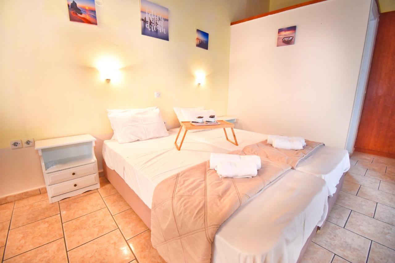 Mike'S Apartments Agios Gordios  Eksteriør billede