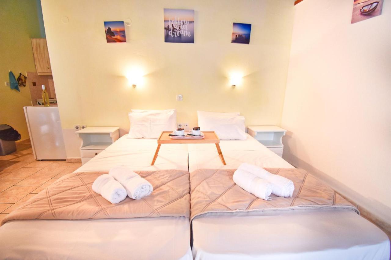 Mike'S Apartments Agios Gordios  Eksteriør billede