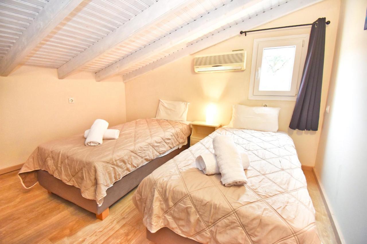 Mike'S Apartments Agios Gordios  Eksteriør billede