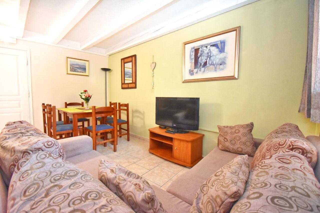 Mike'S Apartments Agios Gordios  Eksteriør billede